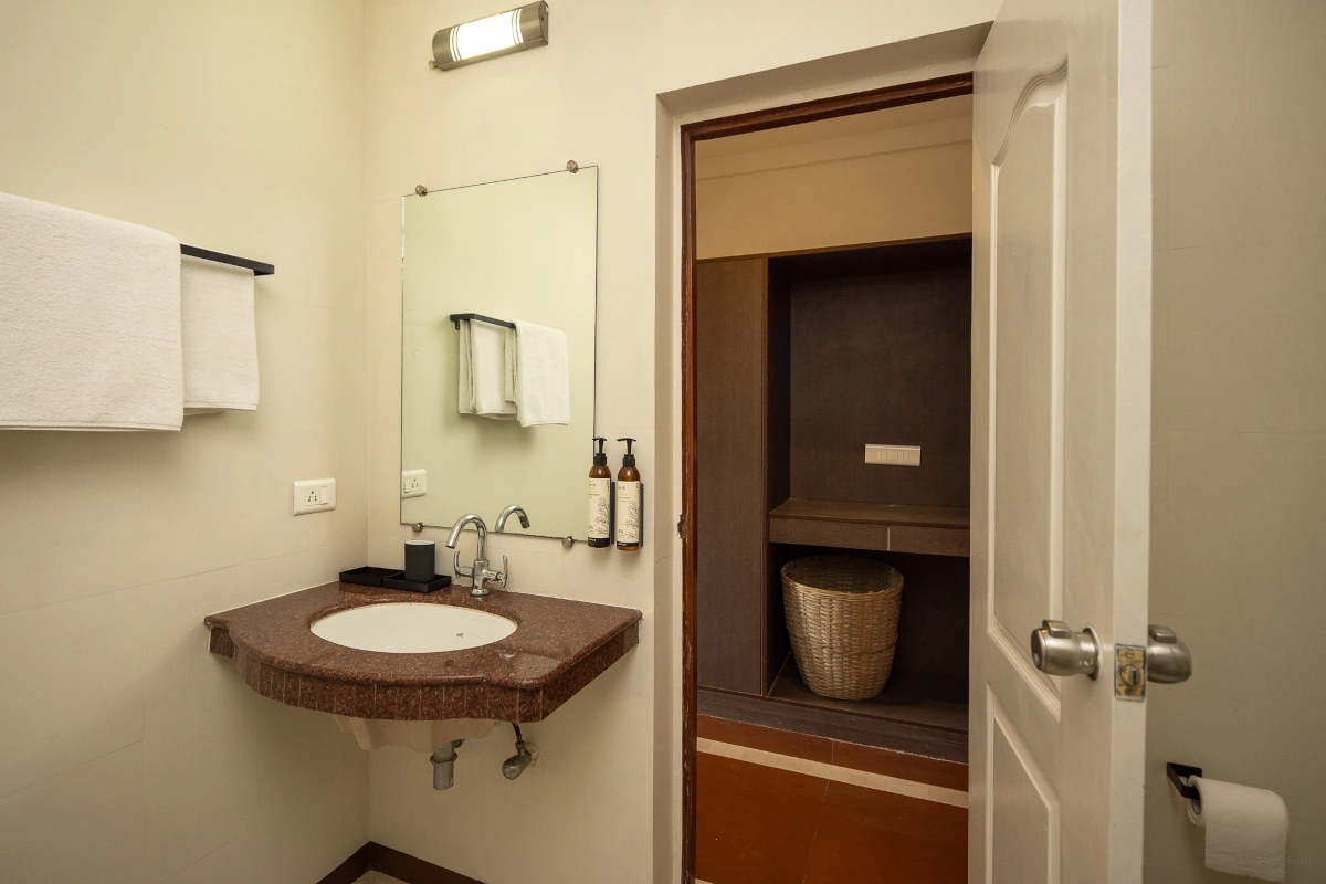 Standard King Room